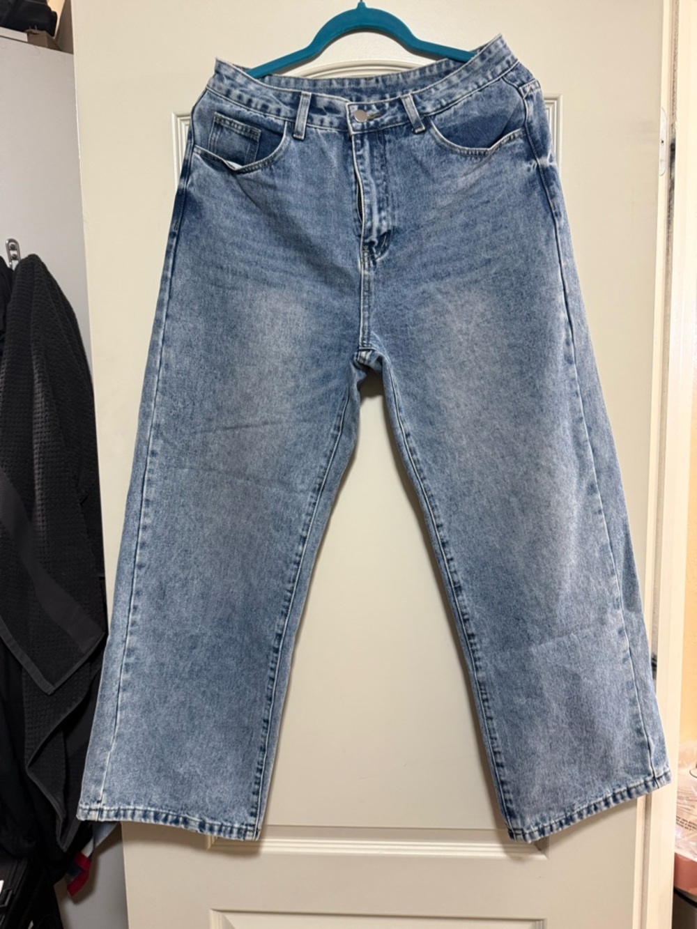 Source Unknown Light Blue Cropped Women's Jeans